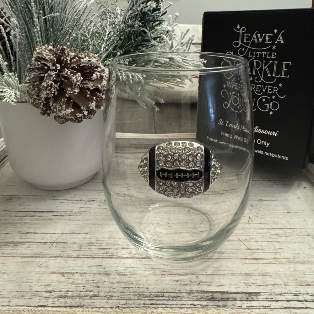 Queens jewelry’s wine glass